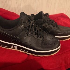 Nike Men’s Black Leather Low-Top Sneakers with Gum Sole